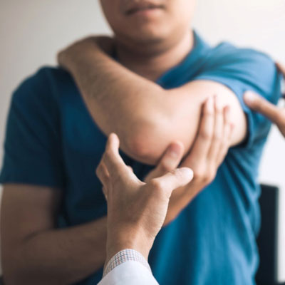 shoulder replacement surgeon